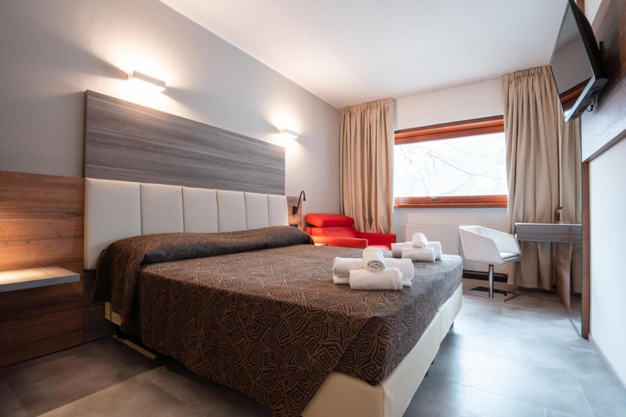 Hotel Ciclamino ピエトラムラタ エクステリア 写真