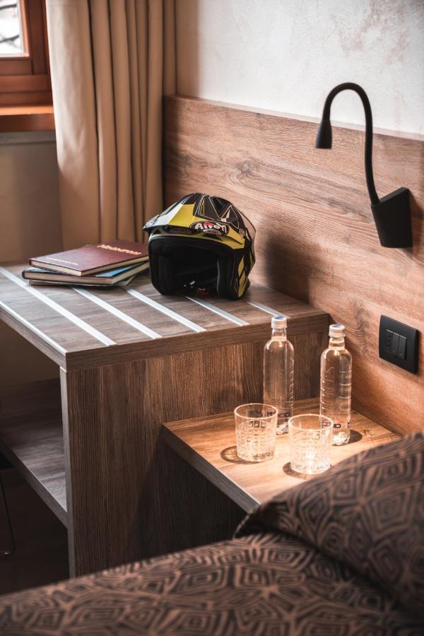 Hotel Ciclamino ピエトラムラタ エクステリア 写真