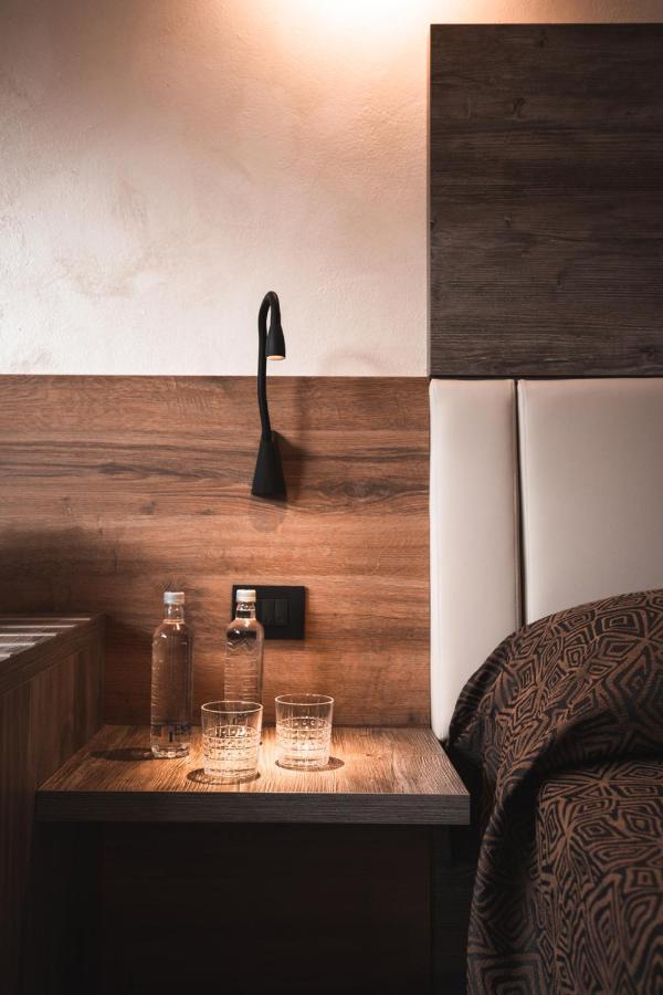 Hotel Ciclamino ピエトラムラタ エクステリア 写真