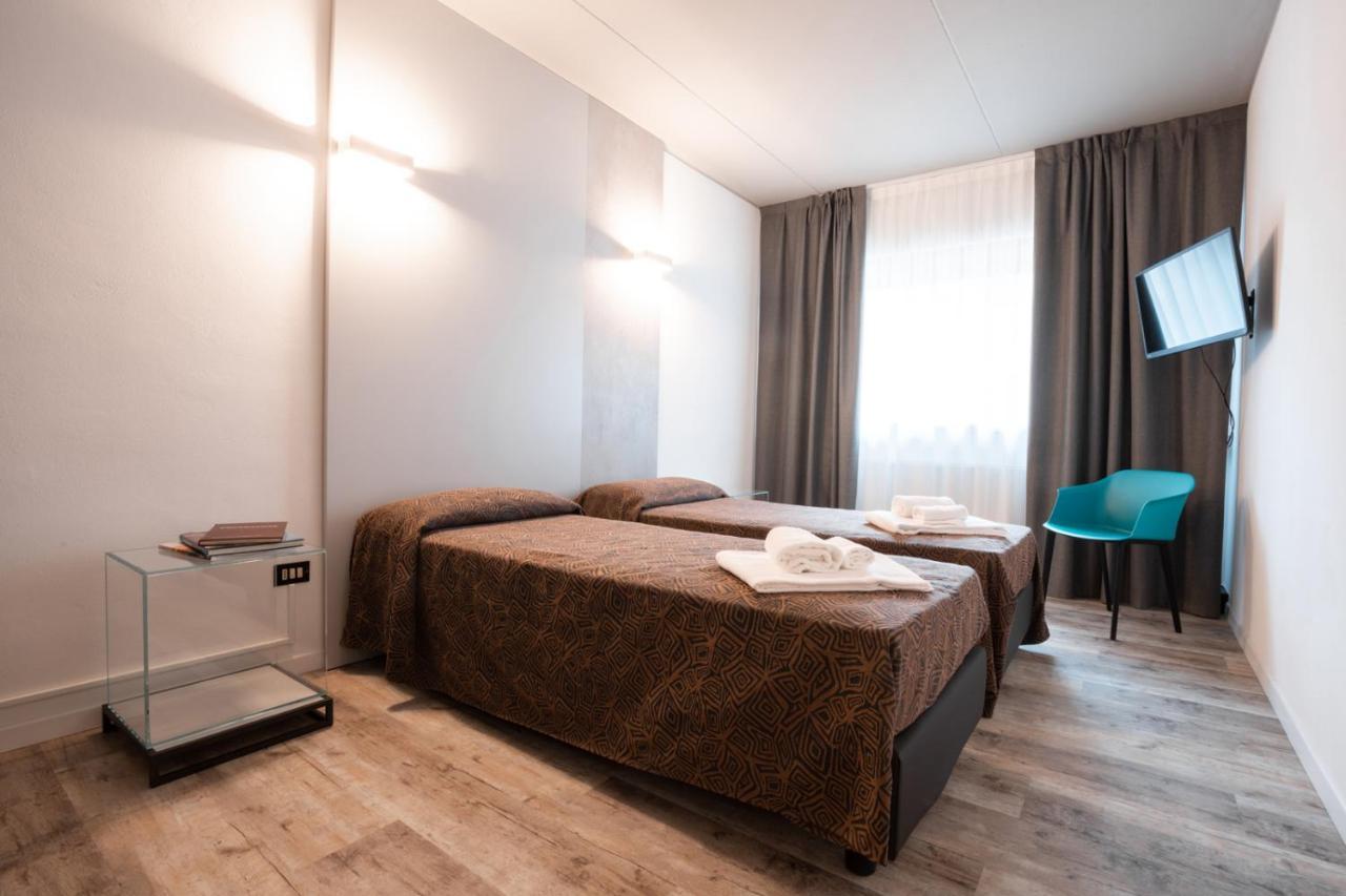 Hotel Ciclamino ピエトラムラタ エクステリア 写真