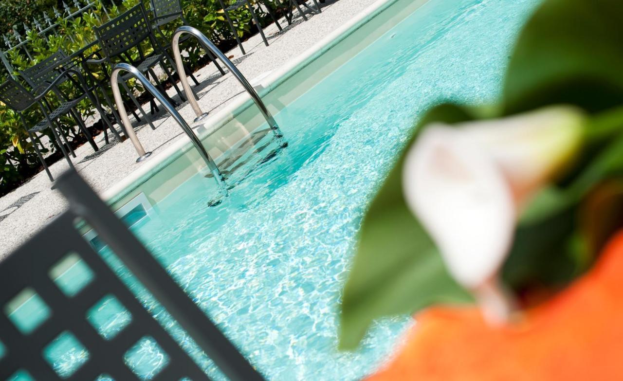 Hotel Ciclamino ピエトラムラタ エクステリア 写真