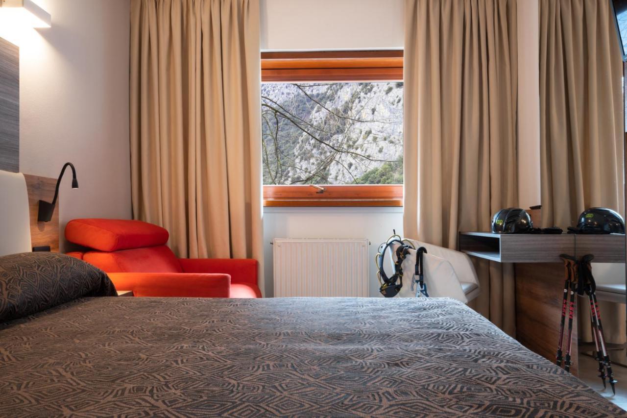 Hotel Ciclamino ピエトラムラタ エクステリア 写真