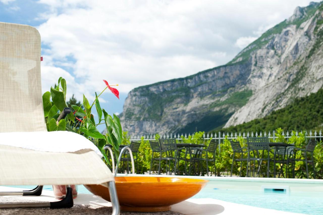 Hotel Ciclamino ピエトラムラタ エクステリア 写真