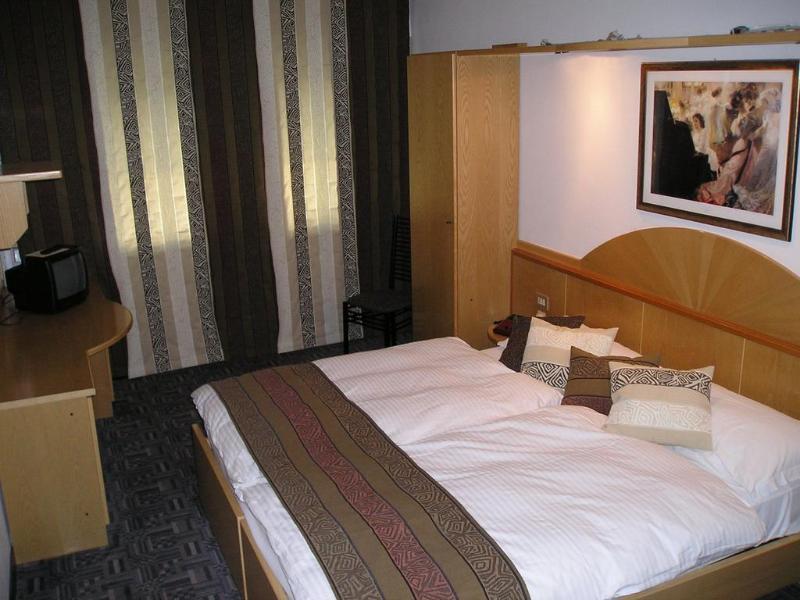 Hotel Ciclamino ピエトラムラタ エクステリア 写真