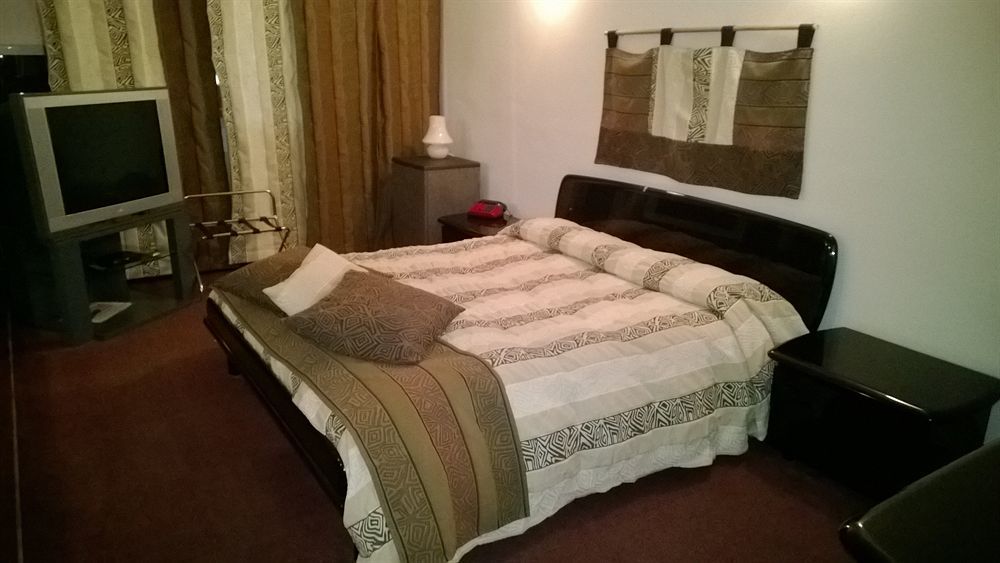 Hotel Ciclamino ピエトラムラタ エクステリア 写真